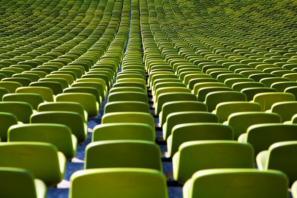 Comment structurer une routine de musculation pour améliorer la force des jambes chez les pratiquants de char à voile?